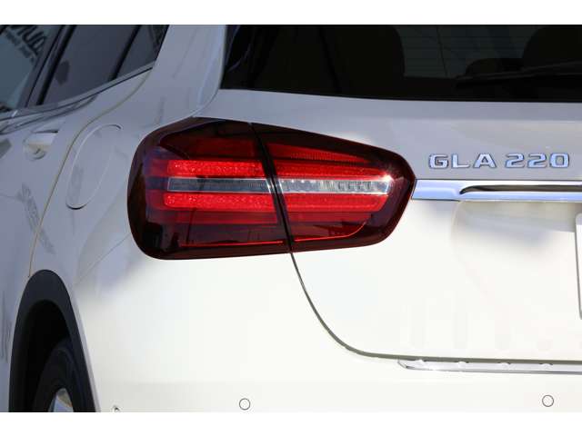 メルセデスベンツ ＧＬＡクラス ＧＬＡ２２０ ４マチック ４ＷＤ R1年 () 99