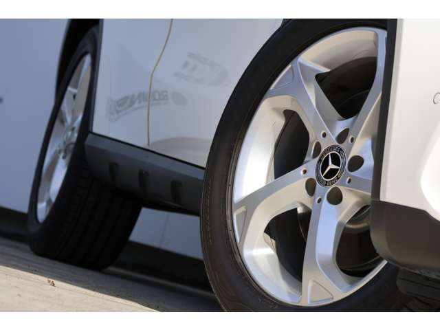 メルセデスベンツ ＧＬＡクラス ＧＬＡ２２０ ４マチック ４ＷＤ R1年 () 99