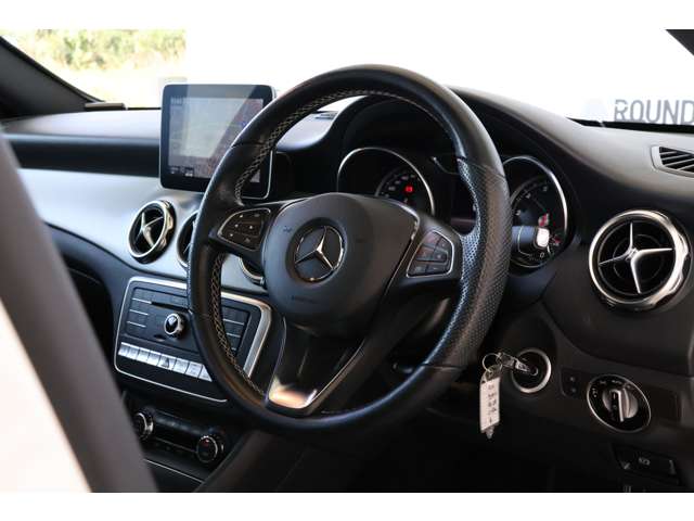 メルセデスベンツ ＧＬＡクラス ＧＬＡ２２０ ４マチック ４ＷＤ R1年 () 99