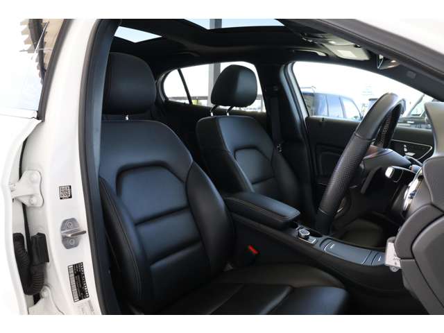 メルセデスベンツ ＧＬＡクラス ＧＬＡ２２０ ４マチック ４ＷＤ R1年 () 99