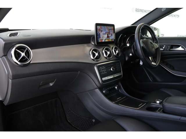 メルセデスベンツ ＧＬＡクラス ＧＬＡ２２０ ４マチック ４ＷＤ R1年 () 99