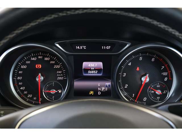 メルセデスベンツ ＧＬＡクラス ＧＬＡ２２０ ４マチック ４ＷＤ R1年 () 99