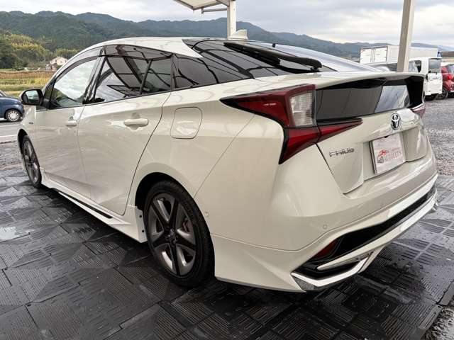 トヨタ プリウス １．８ Ａ プレミアム ツーリングセレクション R1年 () 99
