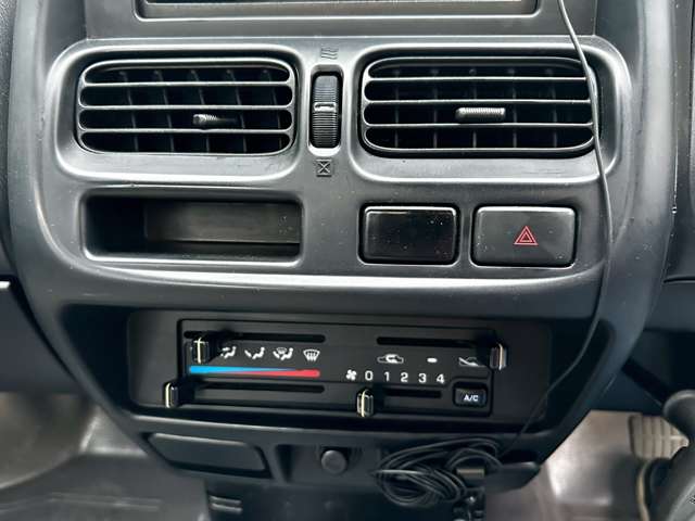 日産 ダットサン ２．０ ＤＸ セミロングボディ H13年 (関東) 99