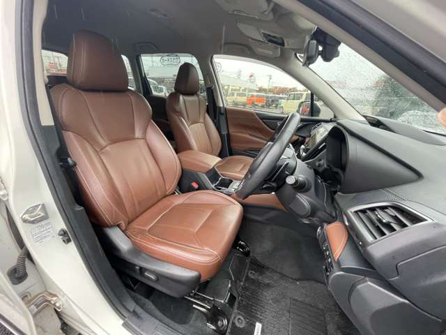 スバル フォレスター　ハイブリッド ２．０ アドバンス ４ＷＤ R1年 () 99