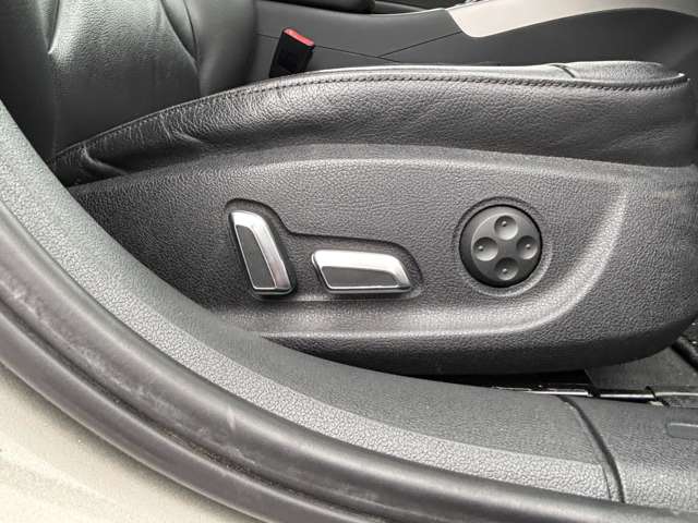 アウディ Ａ４ ２．０　ＴＦＳＩ H26年 () 99