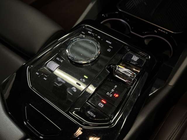 ＢＭＷ ５シリーズ ５２３Ｄ Ｘドライブ Ｍスポーツ ディーゼルターボ ４ＷＤ R6年 () 99