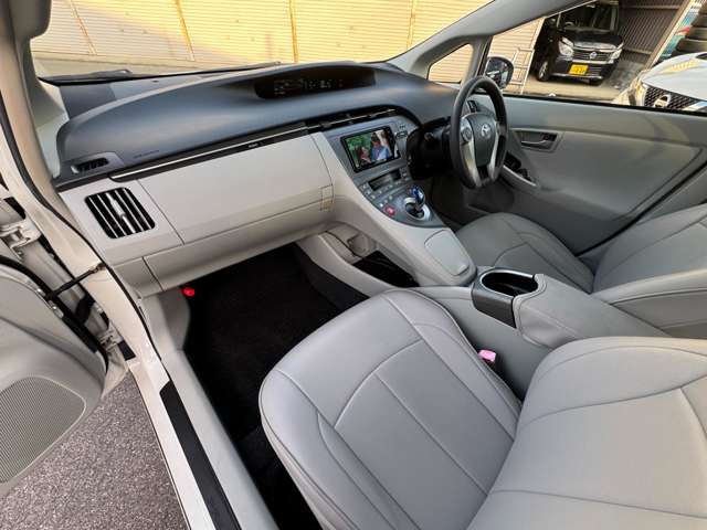 トヨタ プリウス １．８ Ｓ H25年 () 99