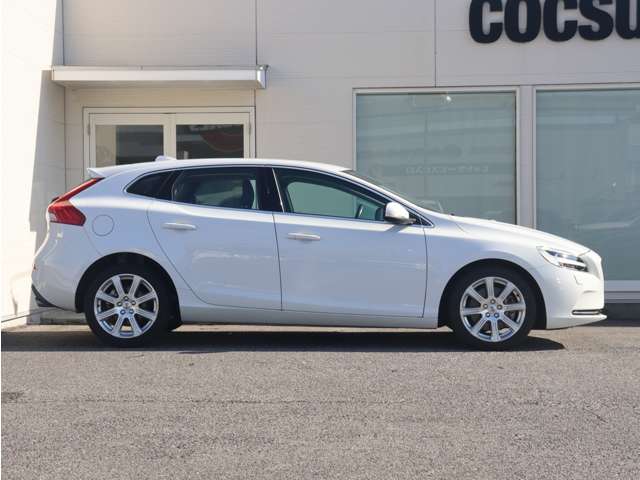 ボルボ Ｖ４０ Ｄ４ インスクリプション ディーゼルターボ R1年 () 99