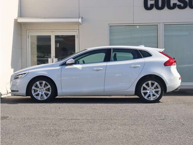 ボルボ Ｖ４０ Ｄ４ インスクリプション ディーゼルターボ R1年 () 99