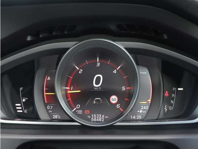 ボルボ Ｖ４０ Ｄ４ インスクリプション ディーゼルターボ R1年 () 99