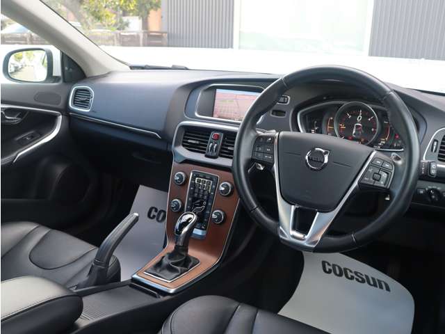 ボルボ Ｖ４０ Ｄ４ インスクリプション ディーゼルターボ R1年 () 99