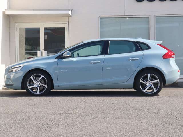 ボルボ Ｖ４０ Ｔ３　モメンタム H28年 () 99