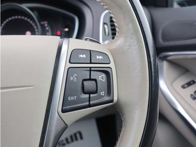 ボルボ Ｖ４０ Ｔ３　モメンタム H28年 () 99