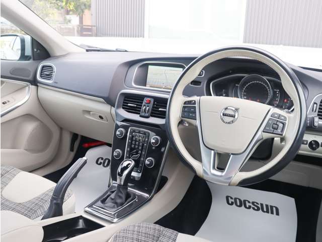 ボルボ Ｖ４０ Ｔ３　モメンタム H28年 () 99