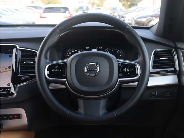 ボルボ ＸＣ９０ Ｔ５ ＡＷＤ モメンタム ４ＷＤ H28年 () 99