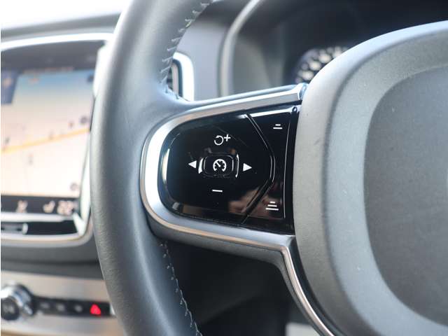 ボルボ ＸＣ９０ Ｔ５ ＡＷＤ モメンタム ４ＷＤ H28年 () 99