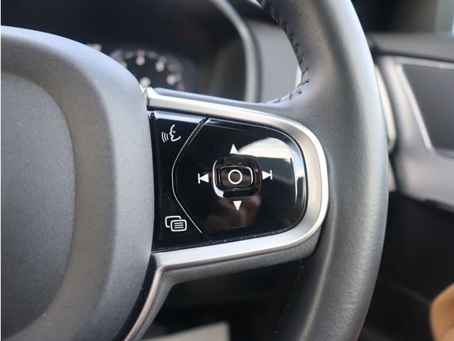ボルボ ＸＣ９０ Ｔ５ ＡＷＤ モメンタム ４ＷＤ H28年 () 99