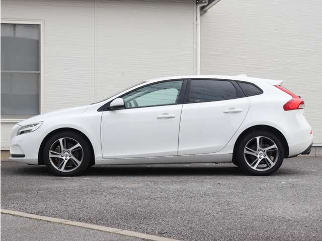 ボルボ Ｖ４０ Ｔ３　キネティック H28年 () 99