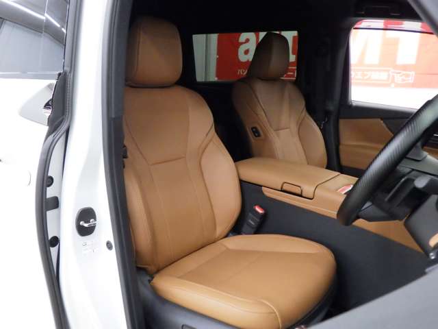 トヨタ ヴェルファイア　ハイブリッド ハイブリッド ２．５ Ｚプレミア Ｅ－ＦＯＵＲ ４ＷＤ R7年 () 99