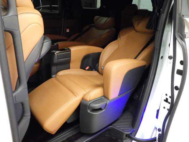 トヨタ ヴェルファイア　ハイブリッド ハイブリッド ２．５ Ｚプレミア Ｅ－ＦＯＵＲ ４ＷＤ R7年 () 99