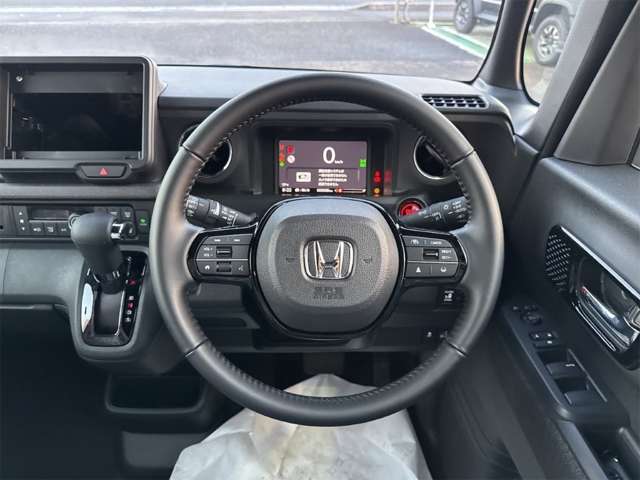 ホンダ Ｎ　ＢＯＸ カスタム ６６０ ブラック スタイル R8年 () 99