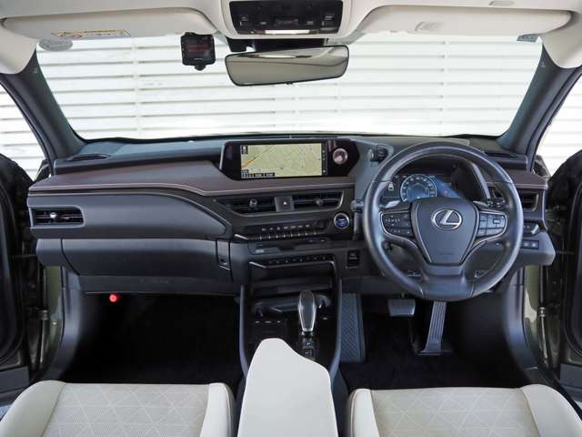 レクサス ＵＸ３００ｅ バージョンＬ R3年 () 99